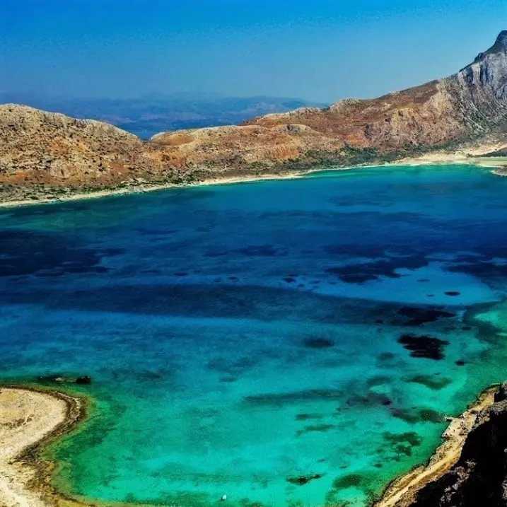 Book a yacht in Cramvousa